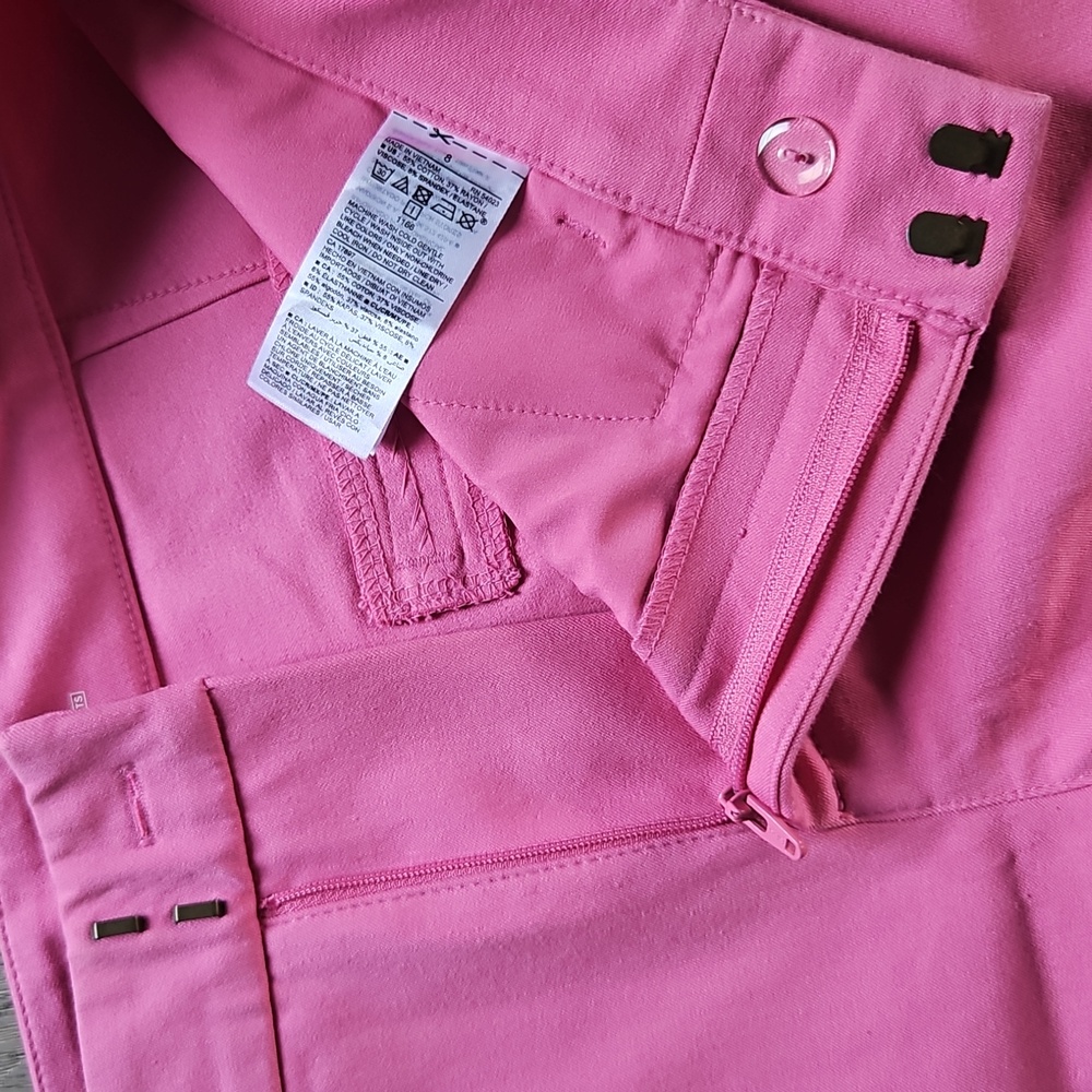 Old Navy Pink Pixie Pants - Picture 3 of 6